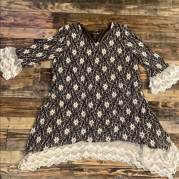 Adorn Floral lace dress with ruffle sleeves size 2X - Picture 1 of 5